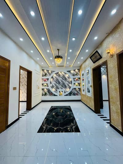 10 Marla Non Furnished Upper portion For Rent In Bahria Town Lahore