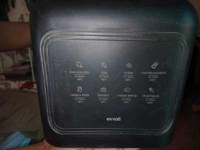 AIR FRIER EVVOLI 4L SLIGHTLY USED PURCHASED FROM DUBAI