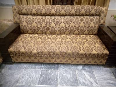seven seater sofa with center table
