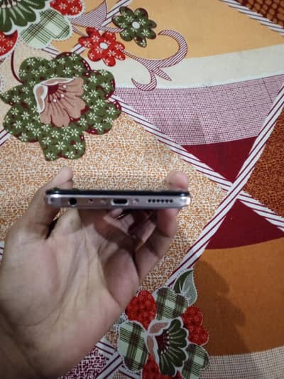 Vivo Y19 with box and original charger