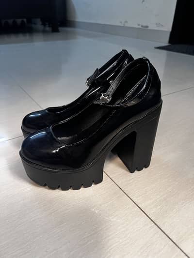 Uk bought Black platform heels/ Mary Jane shoes UK 6
