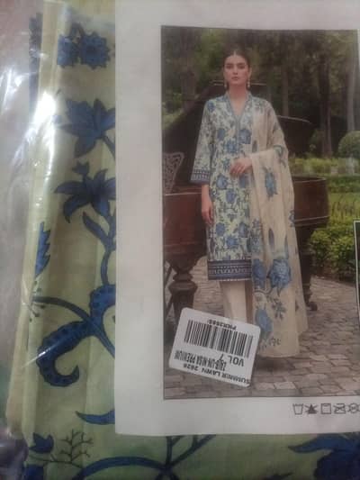 zeib un Nisha original 3 piece suit