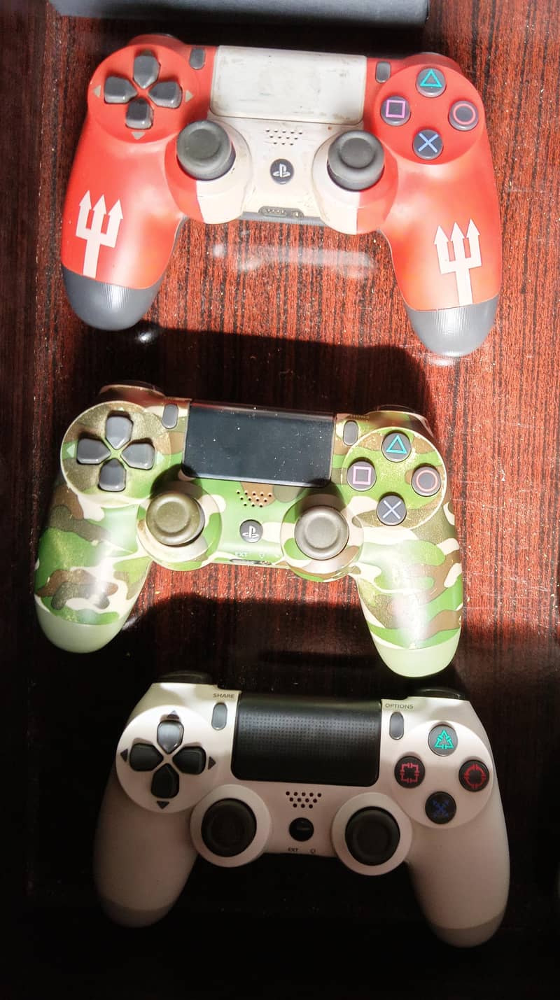 Ps4 controllers 2