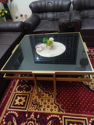 Glossy center table in strong iron base/Modern design/Free delivery