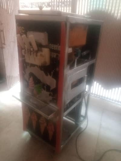 ice crem machine duble flewer good work and best conditions