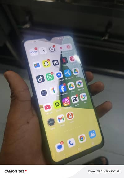 phone condition 10/10 han Daba charger complete ha