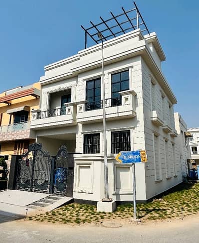 Looking For A Corner House In Citi Housing Society