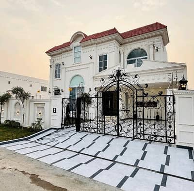 Change Your Address To Prime Location Royal Palm City, Gujranwala For A Reasonable Price Of Rs. 70000000