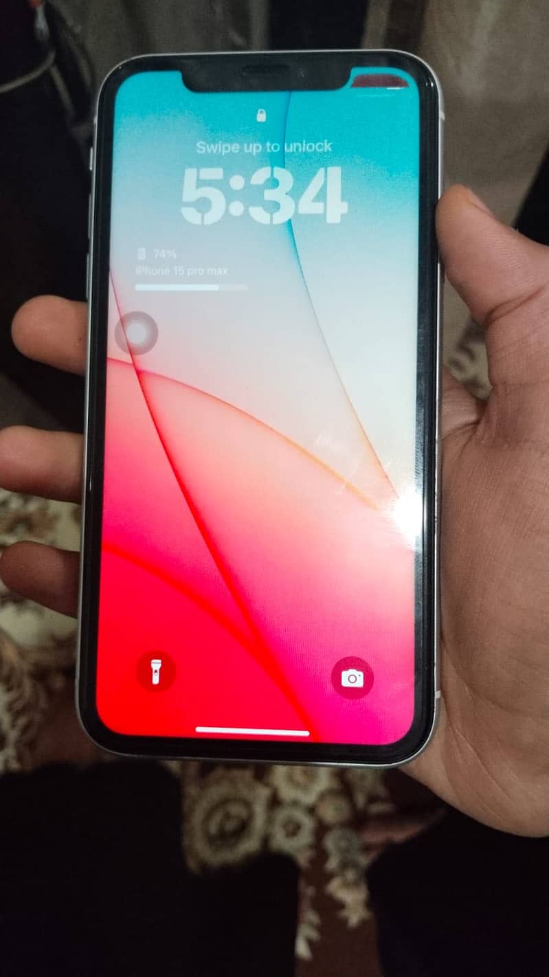iPhone XR 4