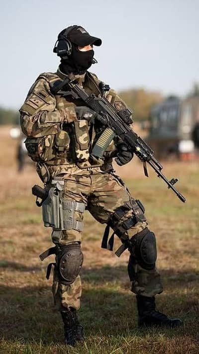 SSG COMMANDO GUARD AVAILABLE IN MULTAN. personalised aor professional.