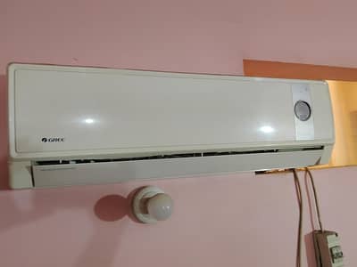 gree 1 ton simple Ac