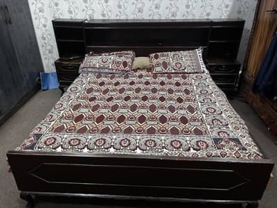 Bed set + dressing table + showcase