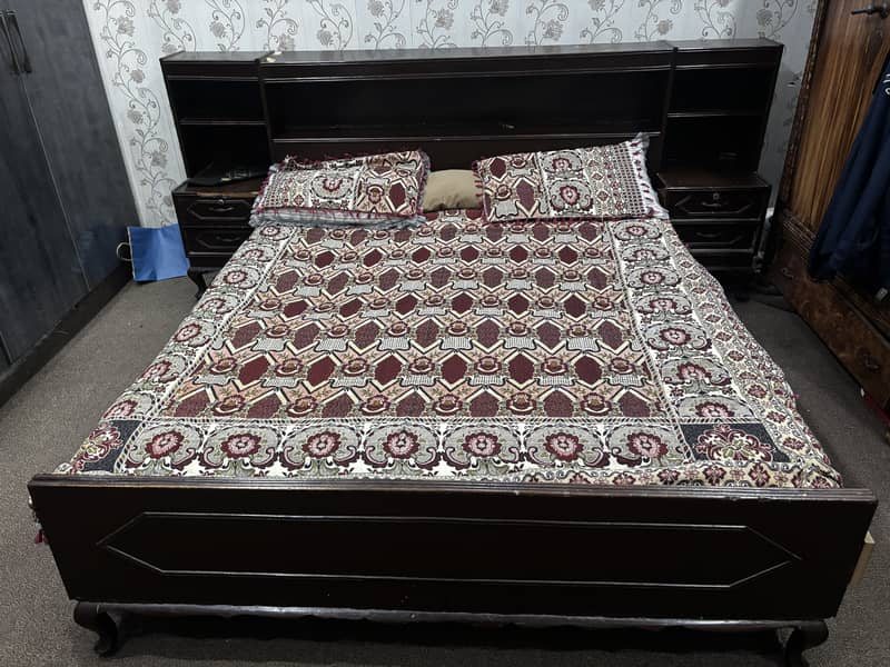 Bed set + dressing table + showcase 3