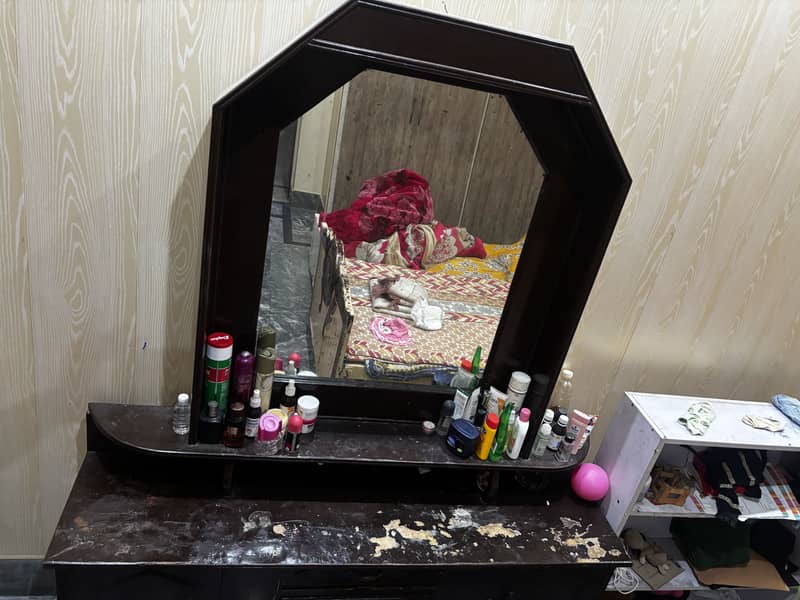 Bed set + dressing table + showcase 6