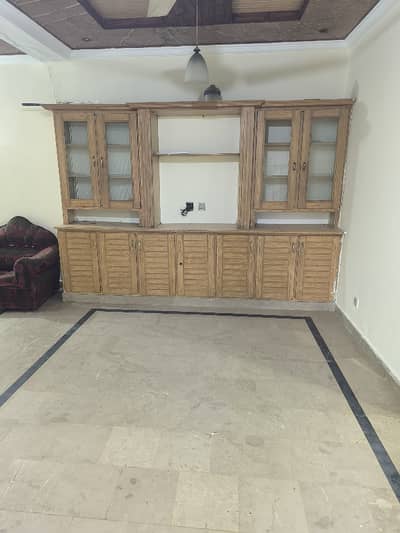 2 bedrooms & 2 bathrooms DD tv lounge kitchen