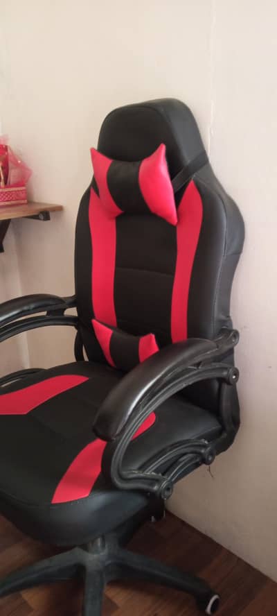GAMING CHAIR