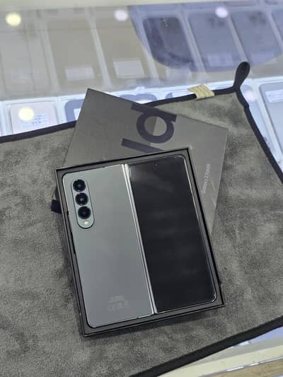 FOLD 4 12/256 NON PTA