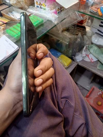 used cel vivo y400 7 month wrnty me is se zyda ho g. .