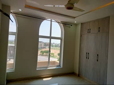 2 BED APARTMENT AVAILABLE FOR IN C JUNCTION COMERCIAL BAHRIA TOWN PH 8