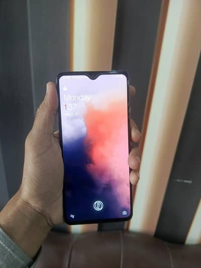 OnePlus 7t 8+5/128 PTA approved good condition phone