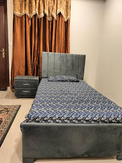 Single bed on sale (contact number 03005161514)