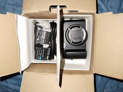 4K Ultra HD Digital Camera - 48MP Vlogging Camera with Flip Screen