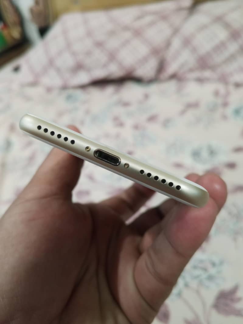 Iphone 7 10/10 Condition 6