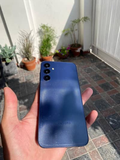 10/10 condition samsung A25 5g phone 8 gb + 8gbv 256gb