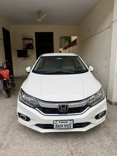 Honda city 1.5 full option available