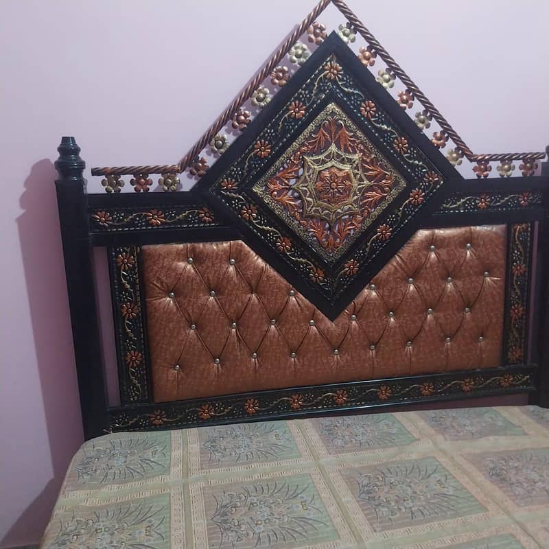 bed with dressing table 0