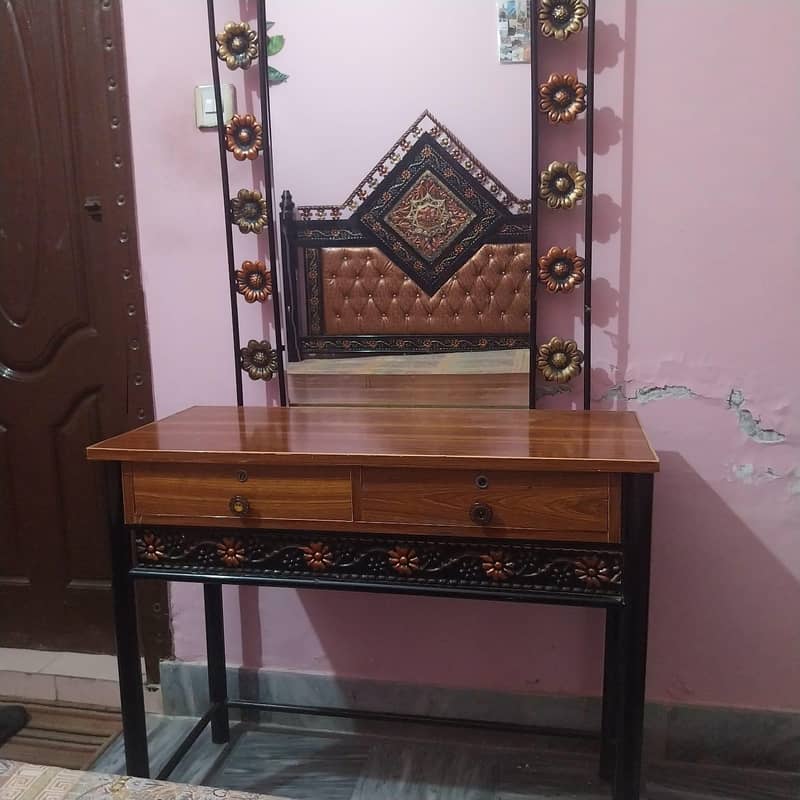 bed with dressing table 3