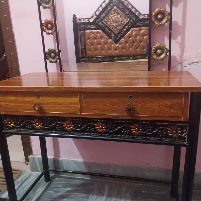 bed with dressing table 5