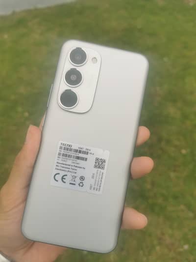tecno spark 40 pro +