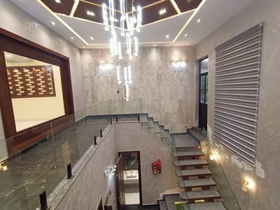 1 KANAL BEAUTIFUL HOUSE AVALABLE FOR SALE IN A VERY HOT LOCATION iIN PCSIR HOUSING SCHEME PHASE 2