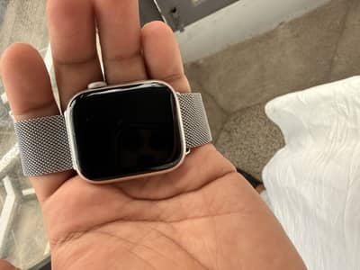 Apple watch series 7 45 mm starlight color