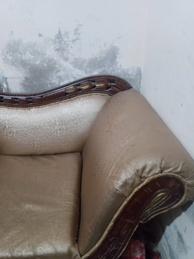Dewan sofa 1