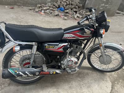 All ok bike ha koi masla nai ha biomatrik on the spot mily gi