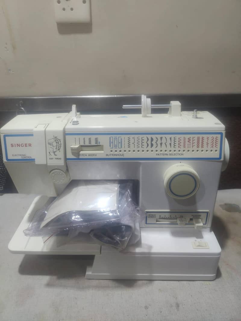 singer sewing machine 0