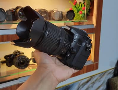 Dslr Nikon d7100 (10/10++) Just like new (Nikon 18-140mm)