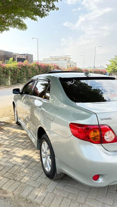 Toyota Altus SR (1.8) Sunroof