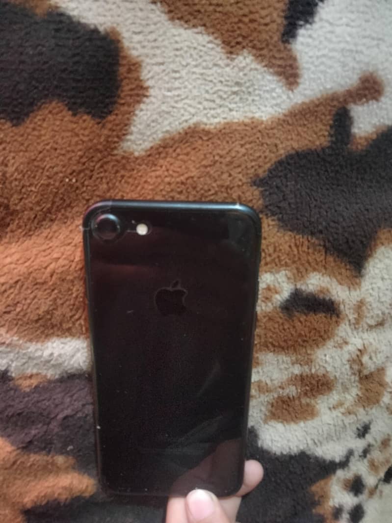  iPhone 7 – Mint Condition | Smooth Performance  2