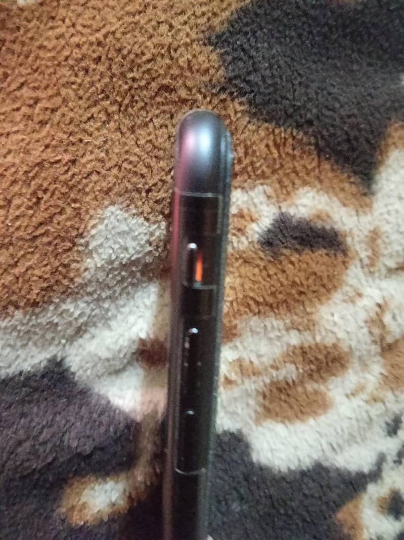  iPhone 7 – Mint Condition | Smooth Performance  3