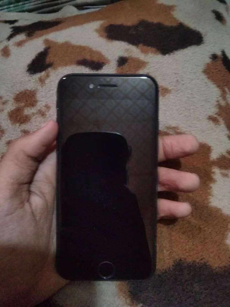  iPhone 7 – Mint Condition | Smooth Performance  4