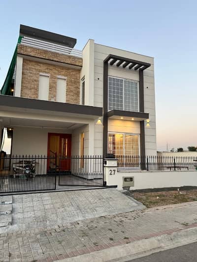 10 Marla Brand New House With Attached Washrooms Drawing Dining And Tv Lounge Available For Rent