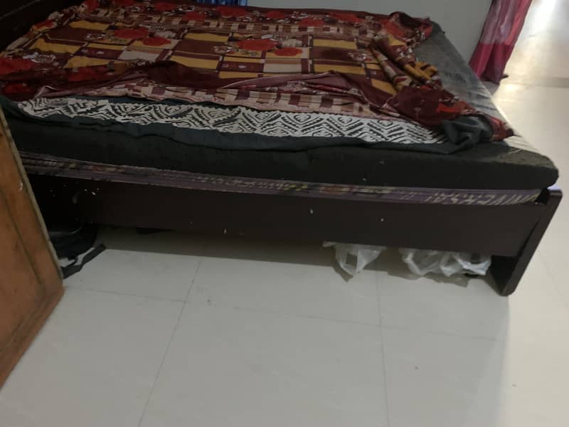 Used single bed 0