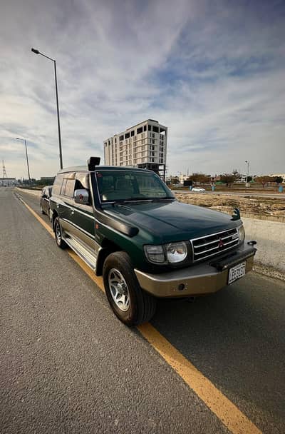 Mitsubishi Pajero 3.5 L Petrol