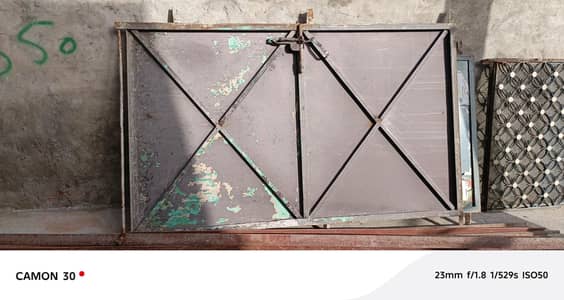 Tr, garder door, window