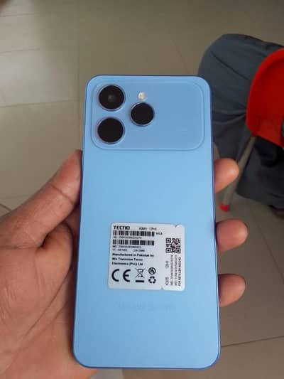 techno spark 40.   full box.            nbr 03709704565