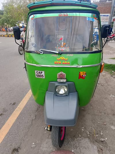 صاف ستھرا رکشہ برائے فروخت _بہترین کنڈیشن اور کم فیولل03195962867