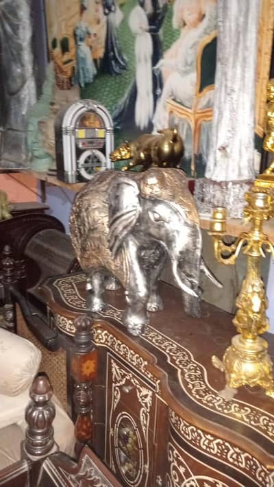 Imported antique showpieces decoration unique old and new